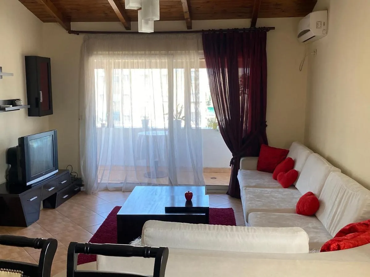 Lovely 2 Bedroom Apartment Tirana